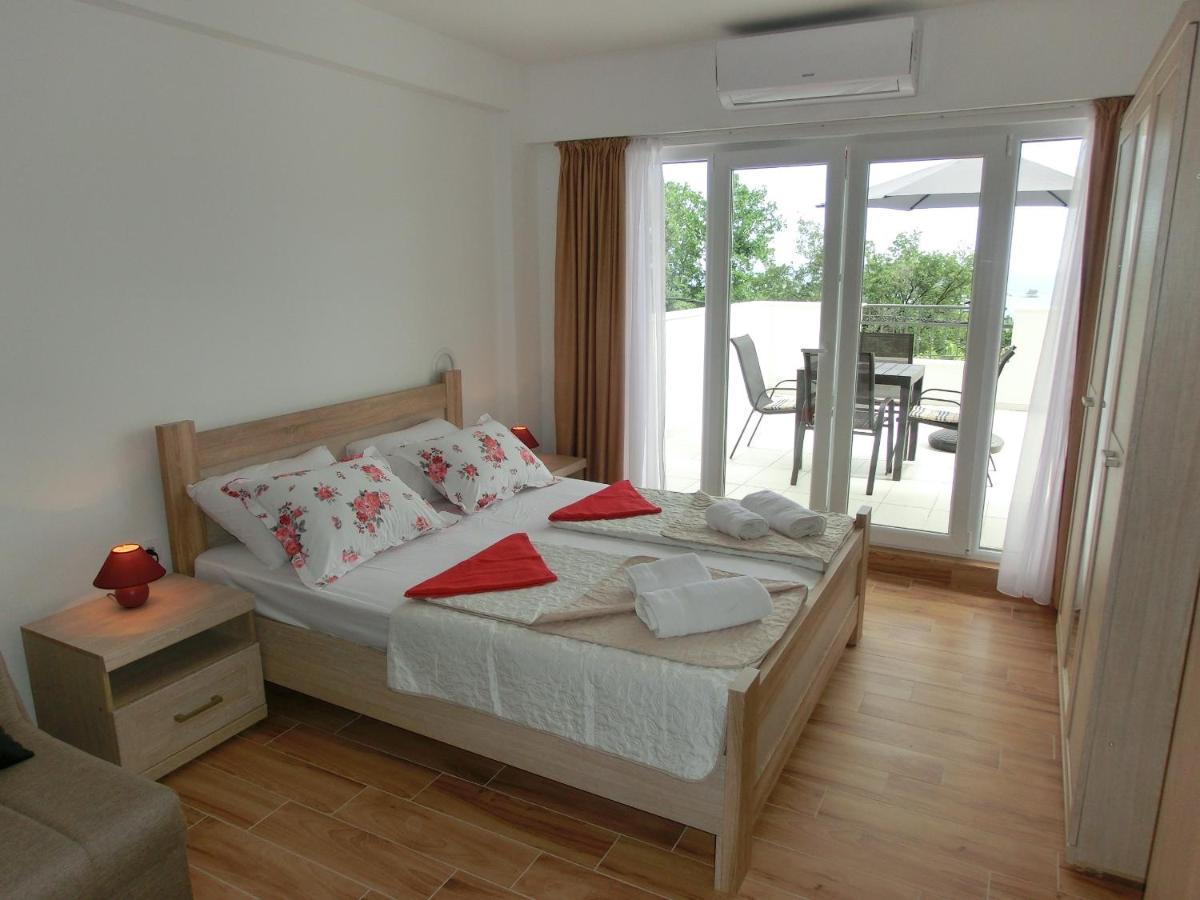 Slovenika Apartment *